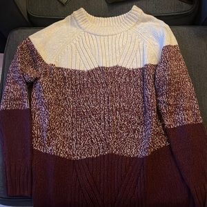 Oversized maternity sweater